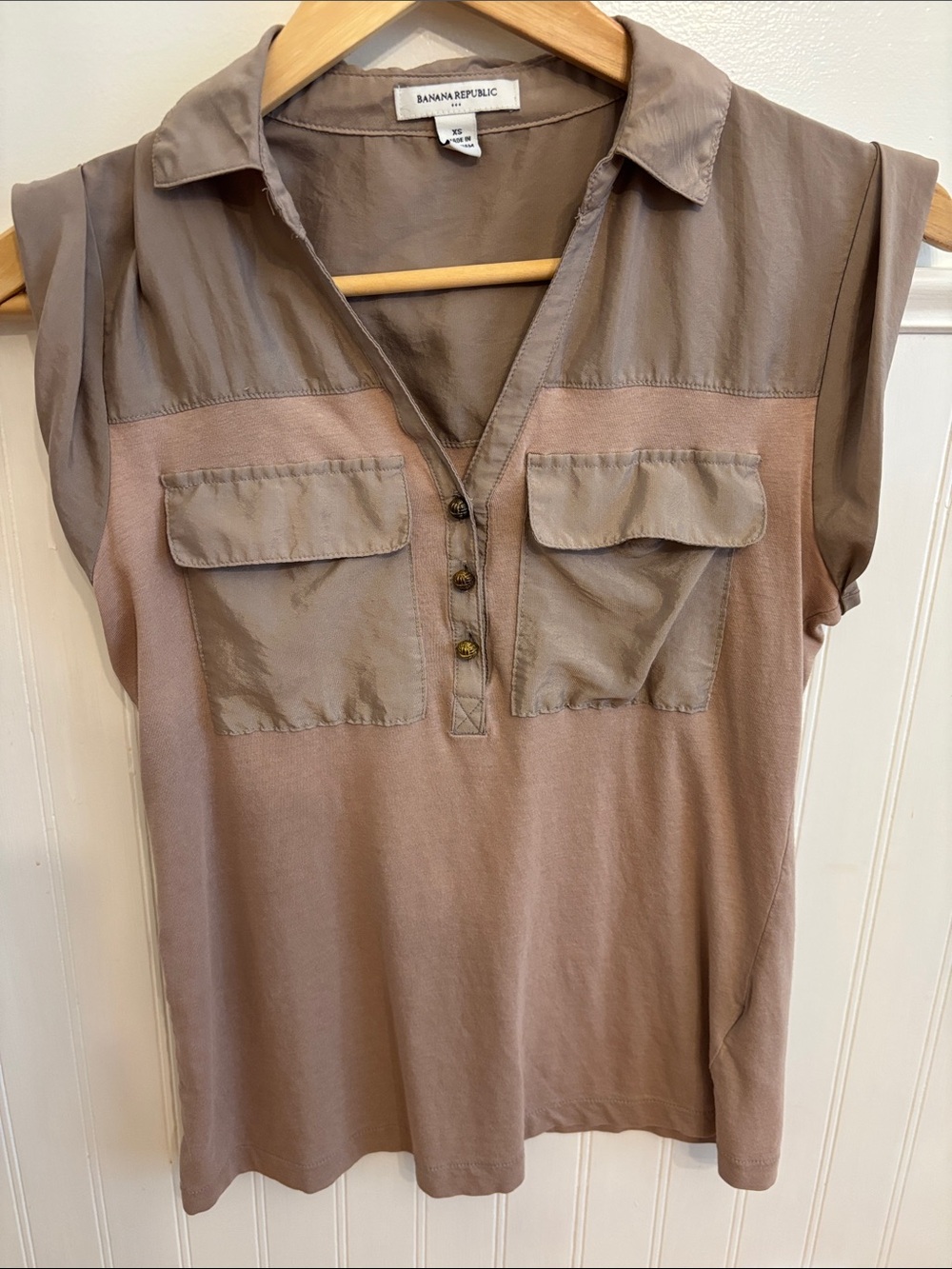 Banana Republic Mixed Media Taupe Gold Button-Front Collar Sleeveless Top XS